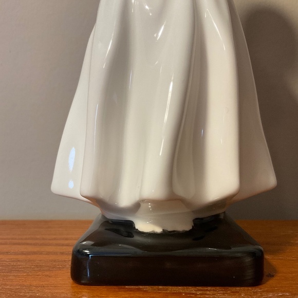 Vintage Royal Doulton Bedtime H.N. 1978 Bone China Figure - Picture 9 of 14